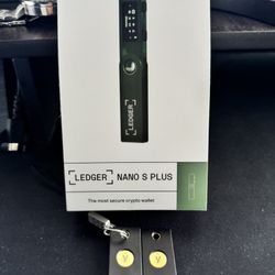 Ledger Nano S Plus + 2 Yubico 5 NFC Keys!