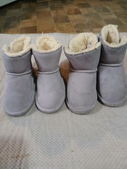 Mundo A Pair Of Two Bear Paws Little Girl Toddler Boots Size 7 And 8 Girls Purple With Bow Tie In Back And F A U X F U R Lining Excellent Condition