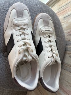 Classic Men’s White and Black Sneakers with Gum Sole
