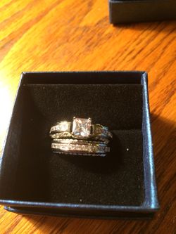 Silver engagement ring with band size 9
