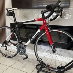 Suggested Title: 2012 BMC Roadracer SL01 - Full Carbon - Shimano Ultegra Description: For sale is a 2012 BMC Roadracer SL01, a high-performance road b