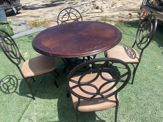Kitchen Table And Chairs