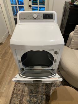 LG Electric Dryer with Sensor Dry