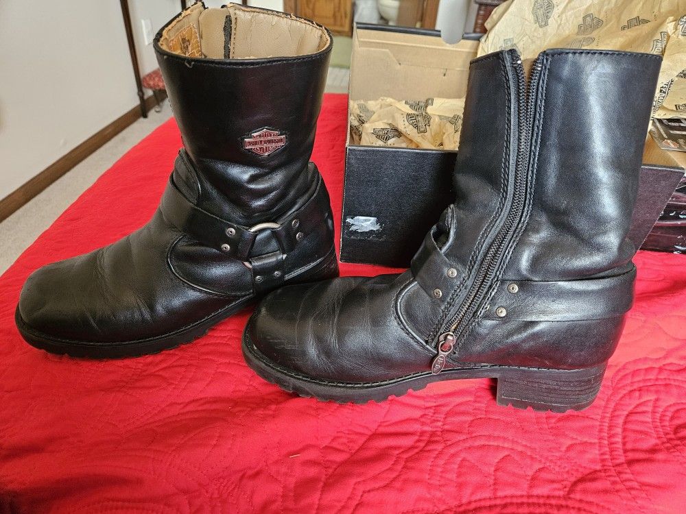 VINTAGE HARLEY-DAVIDSON WOMEN'S HARNESS ZIP BOOTS for Sale in Chicago Ridge, IL OfferUp