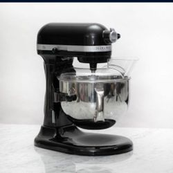 Professional 6qt Mixer & 3 Attachments & 1 Shield &1 Cover