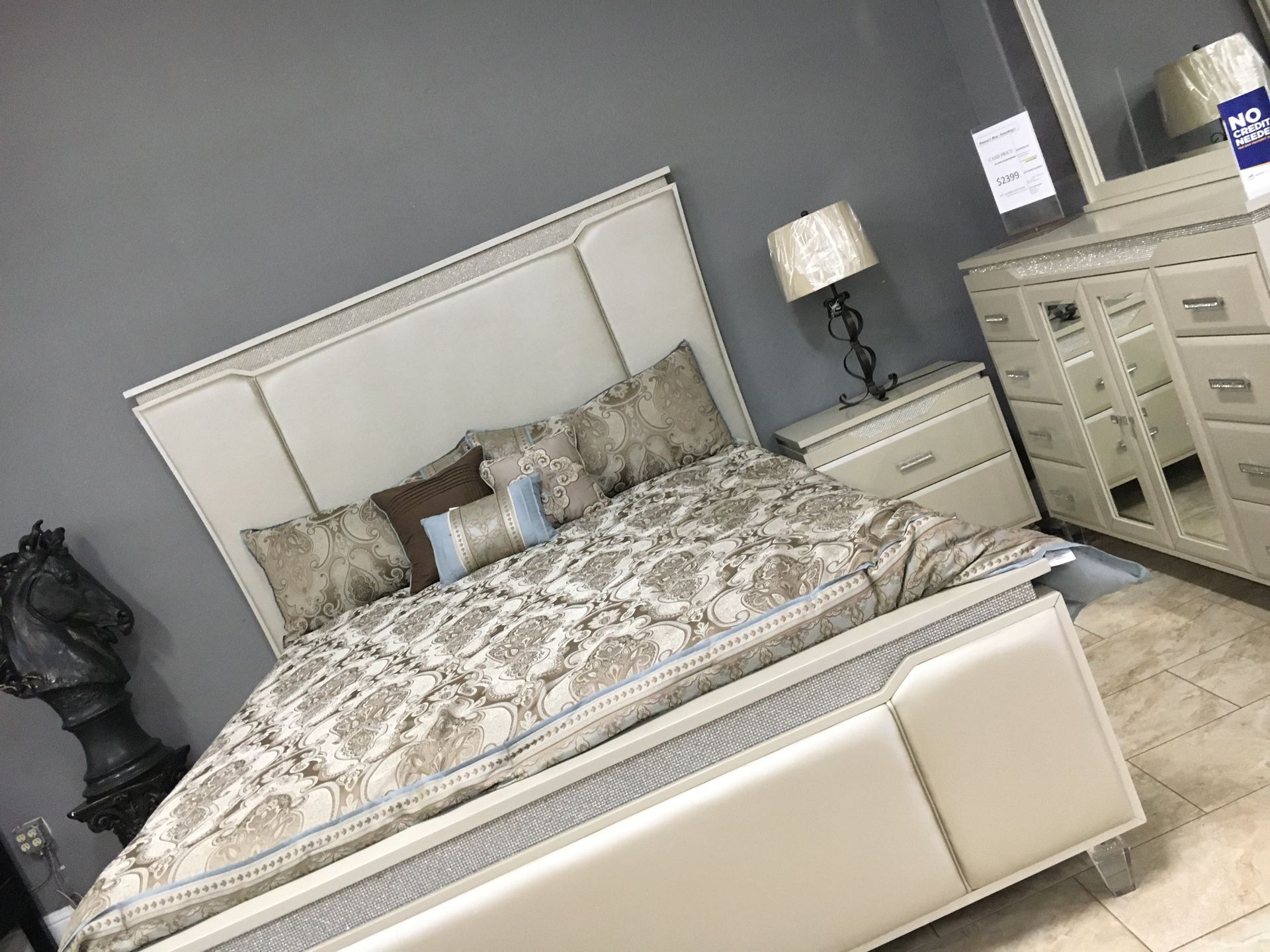 4pc. Cal King Bedroom Set