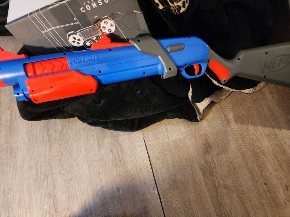 Nerf Fortnite Pump SG Mega Dart Blaster