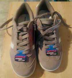 Sketcher Shoes Youth size 4, tan, tags still on them