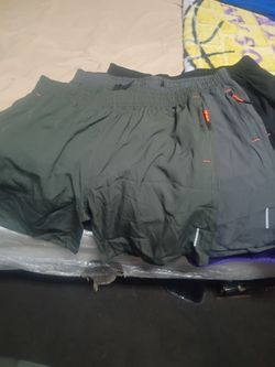 XL shorts zipper pockets