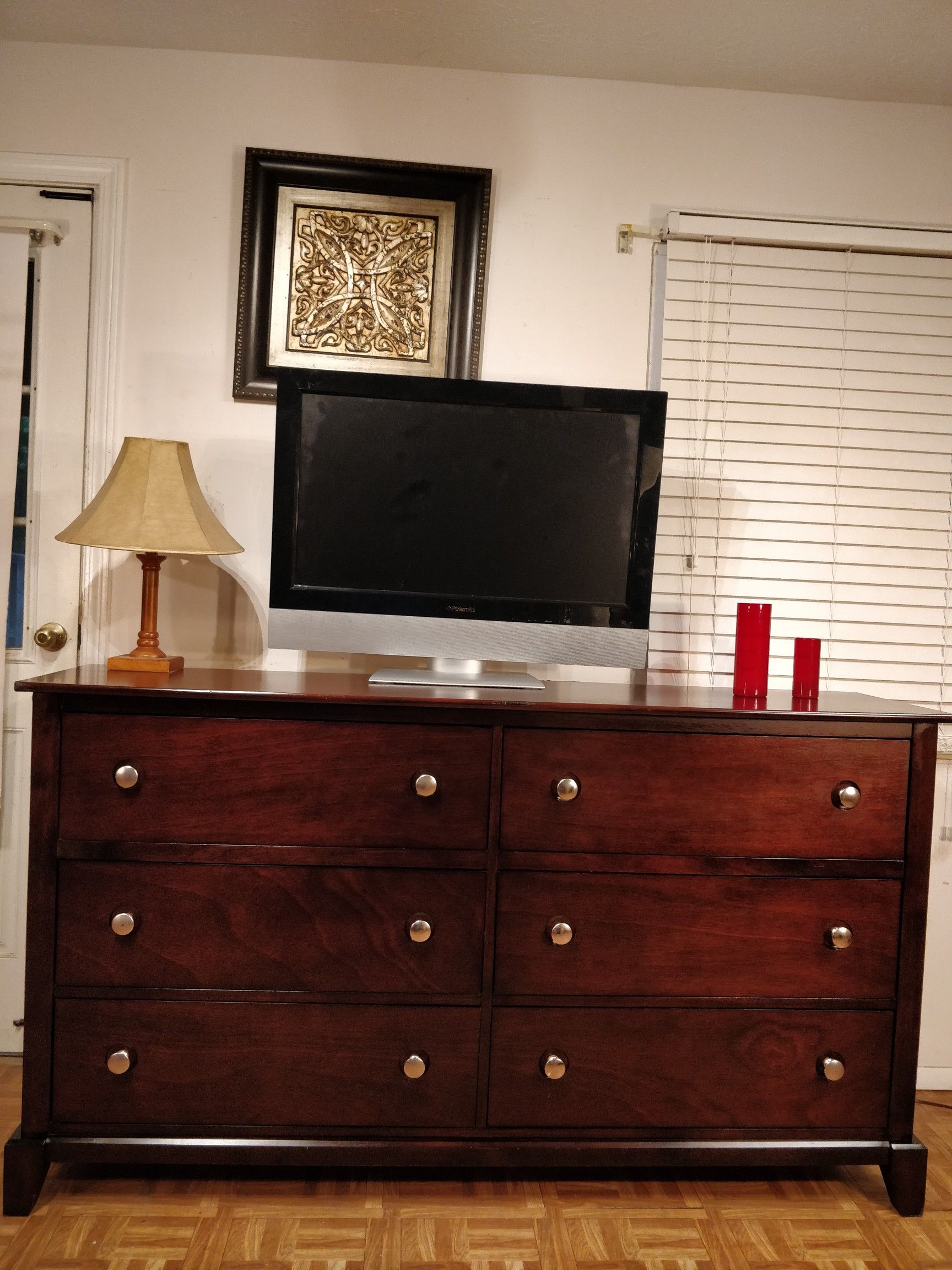 Nice wooden big dresser/TV stand with big drawers in very good condition, all drawers sliding smoothly, pet free smoke free. L68"*W17"*H38"