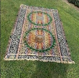 VINTAGE PRAYER RUG / TAPESTRY