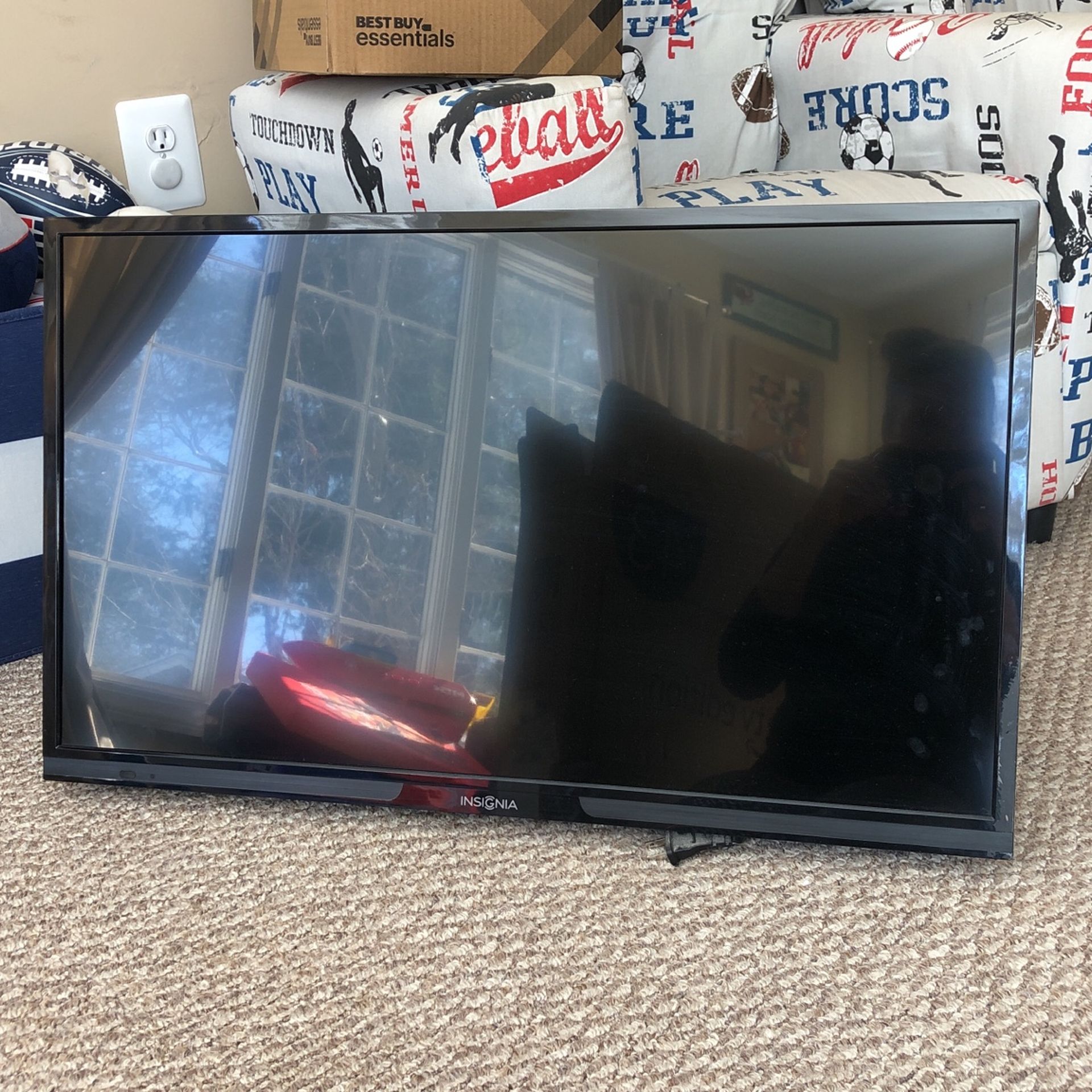 32” Insignia Flat Screen TV