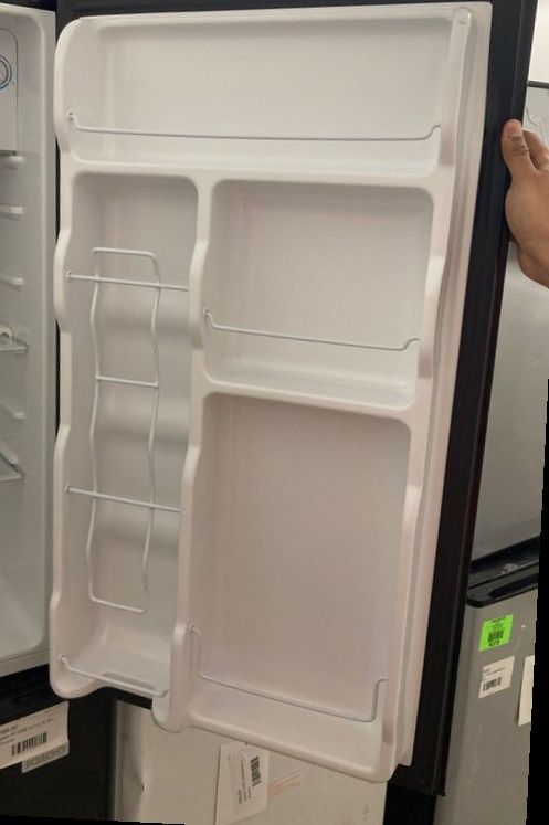 Igloo Mini Fridge ❄️ irf32bkb 3.2 cu. Ft. Sin ($89 each) Y9