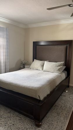 Queen size bed and box