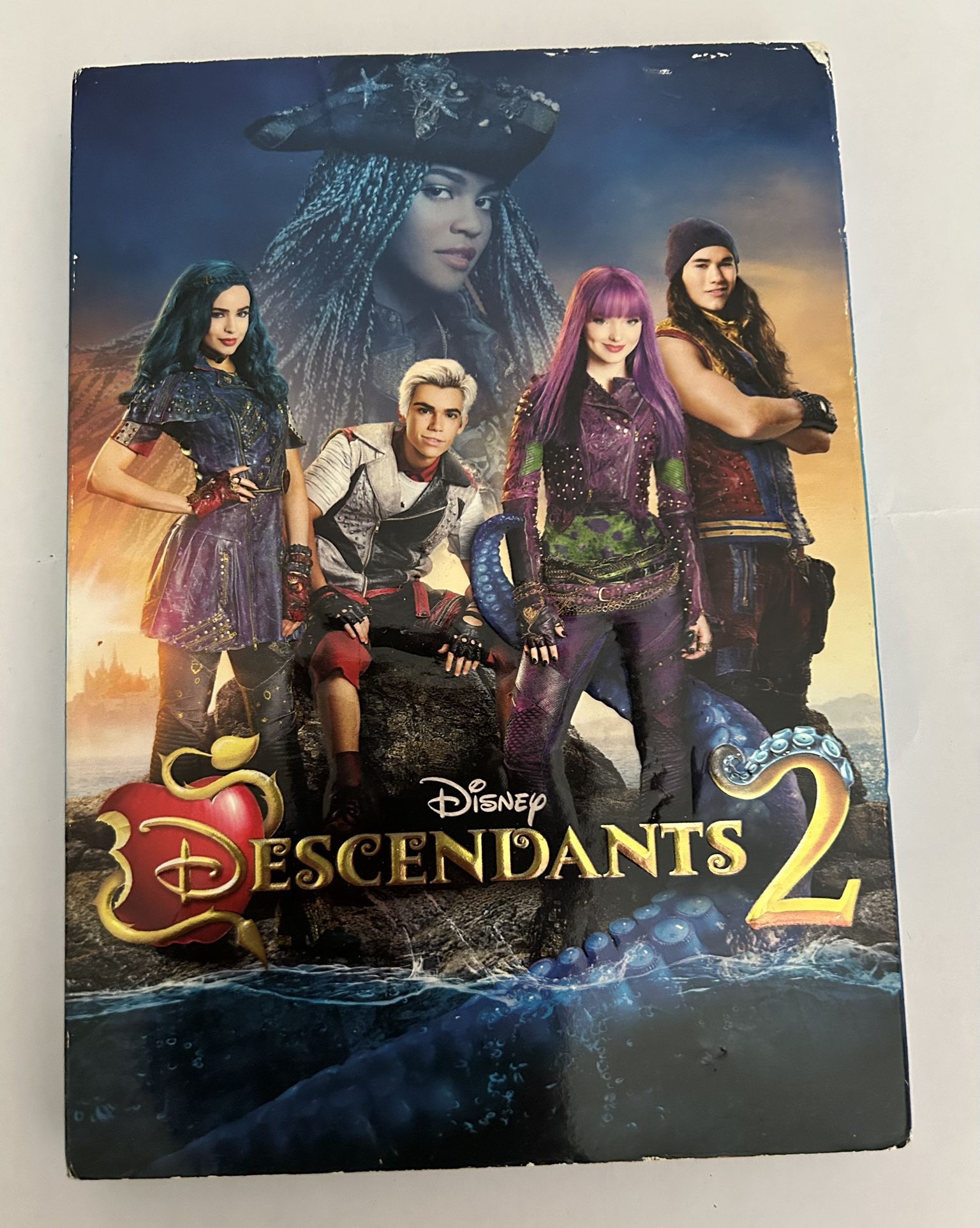 DISNEY Descendants 2 DVD