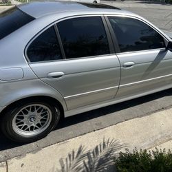 2001 BMW 525i