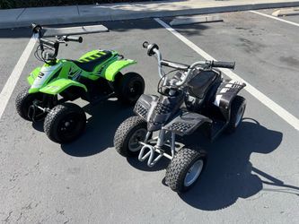 2–Razor Dirt Quads. Both Good