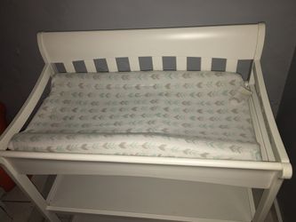 Table to change baby