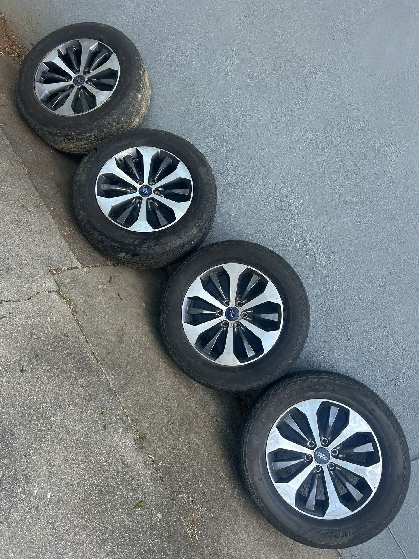 Ford F150 Wheels / rims with tires