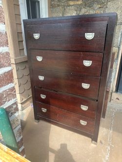 Dresser- Free