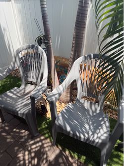 2 CHAIRS WITH DRINK HOLDERS