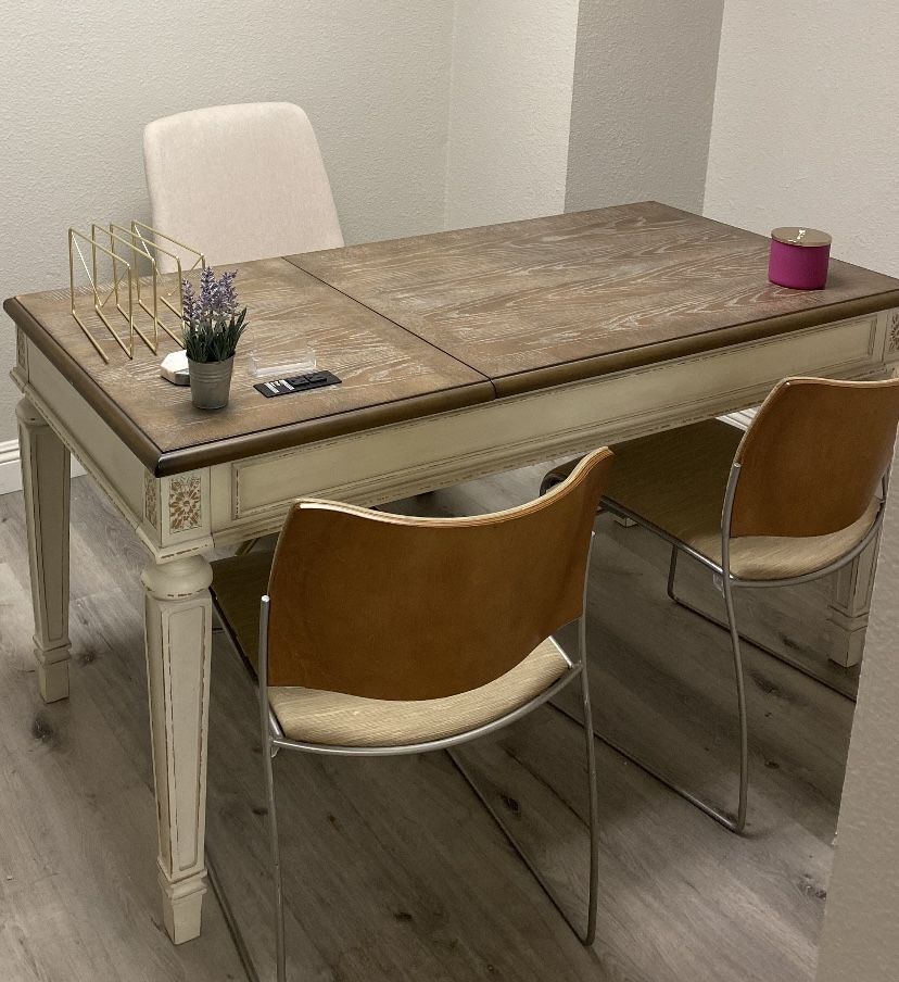 Realyn Ashley Furniture Desk
