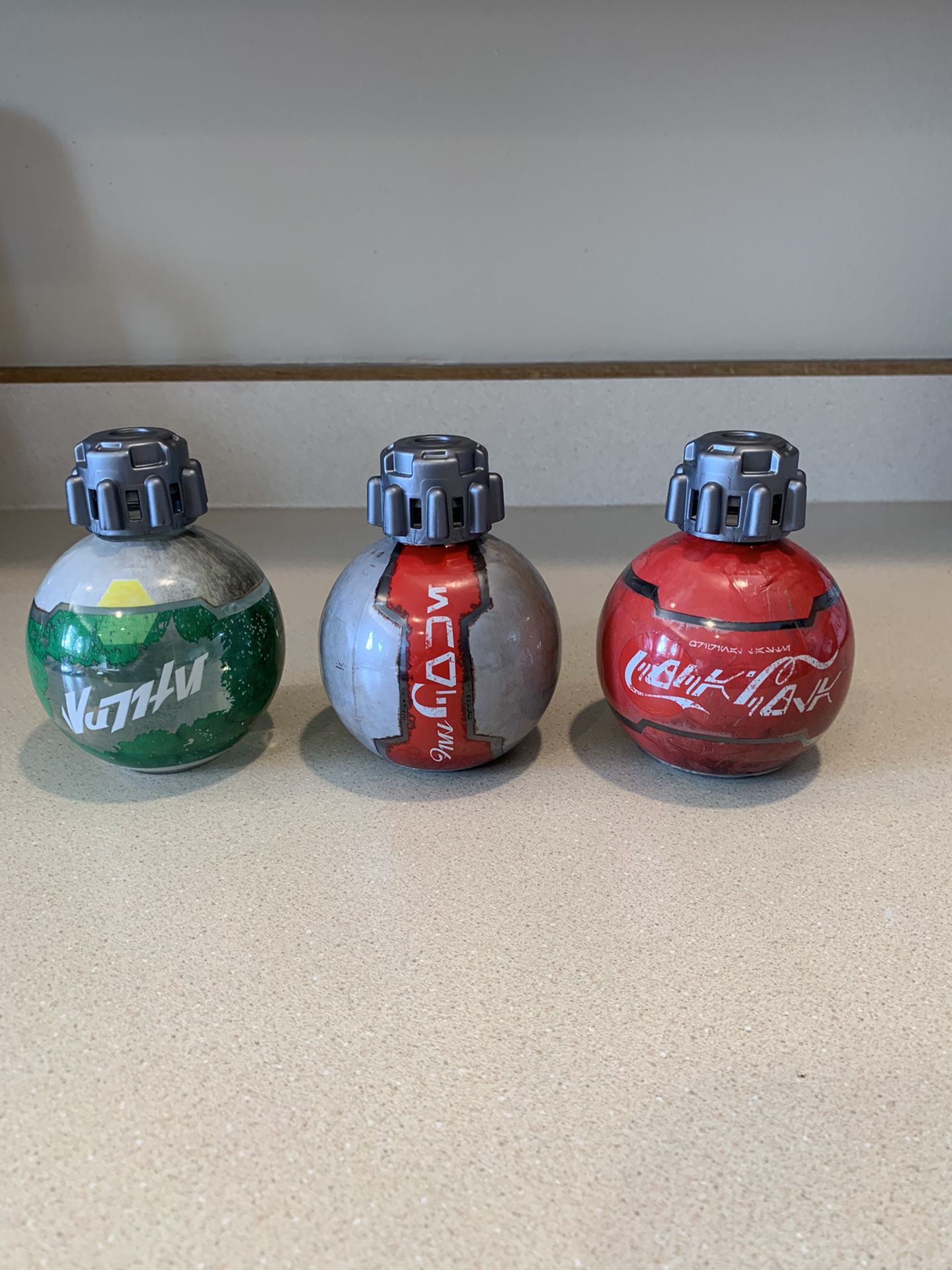 NEW LIMITED EDITION DISNEY STAR WARS COKE COLLECTIBLES 