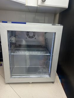 Red Bull Mini Fridge – Glass Door Display Cooler