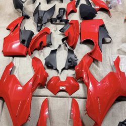 2018 Ducati Panigale v4s Fairings