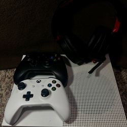 Xbox One S 1TB Console Bundle