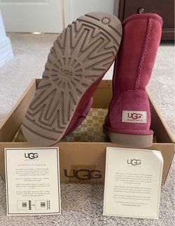UGG Australia Classic Short Boots (SZ 6)