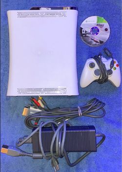 XBOX 360 CONSOLE WITH VIDEO GAME & CONTROLLER