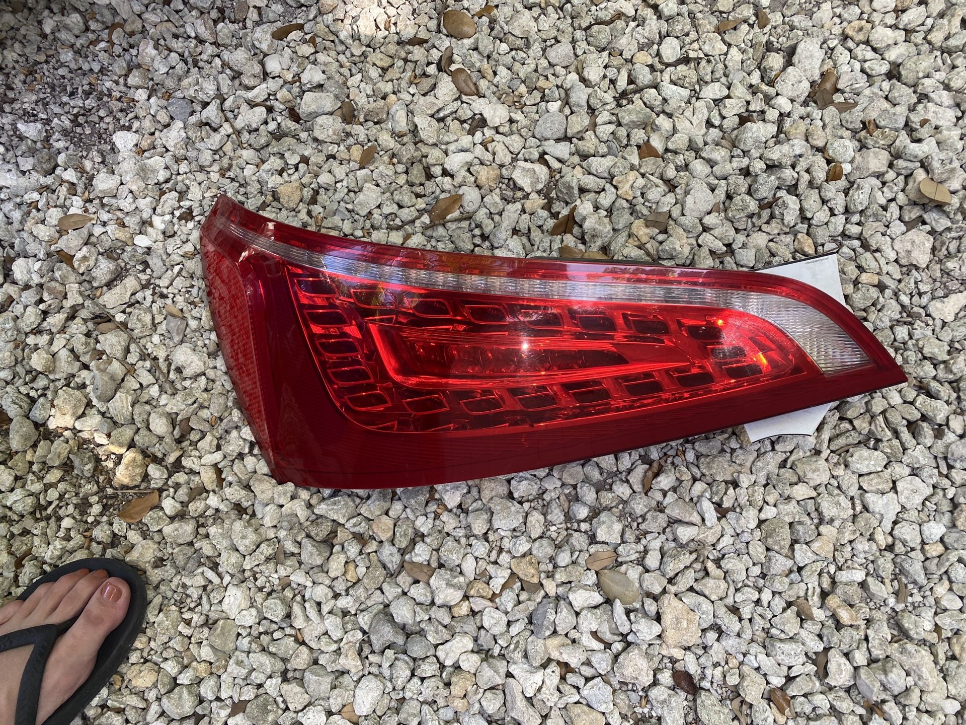 2009-2012 Audi Q5 Left Passenger Tail Light 