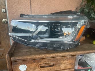 2022-2024 VOLKSWAGEN TAOS LEFT SIDE COMPLETE HEADLIGHT LED OEM