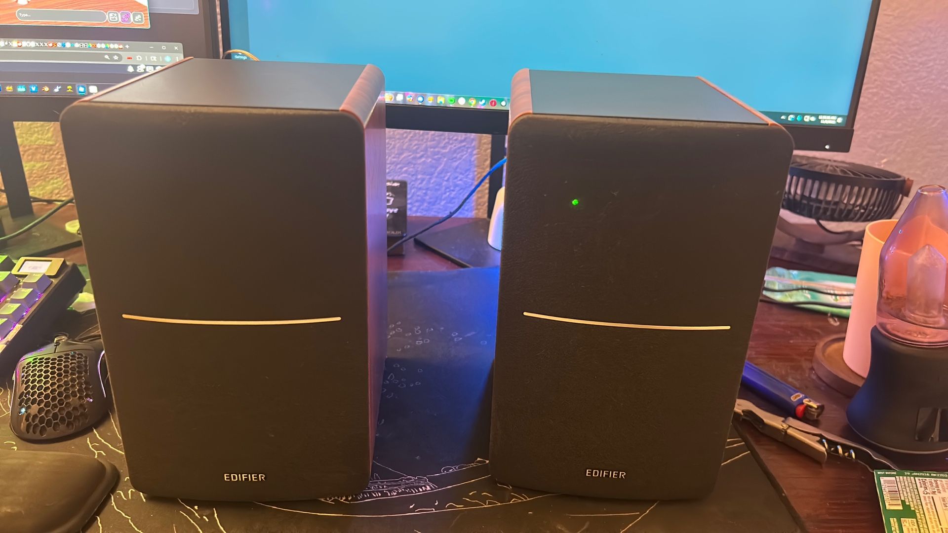 Bluetooth Desktop Speakers (Edifier R1280DBs)