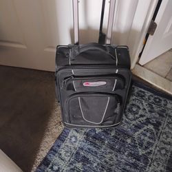 18" Fabric Luggage 2 Wheels Pickup Only Cash 