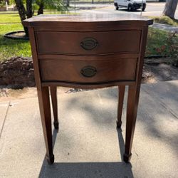 Vintage Genuine Mahogany 2-Drawer Serpentine Side End Table Federal Brass Pulls