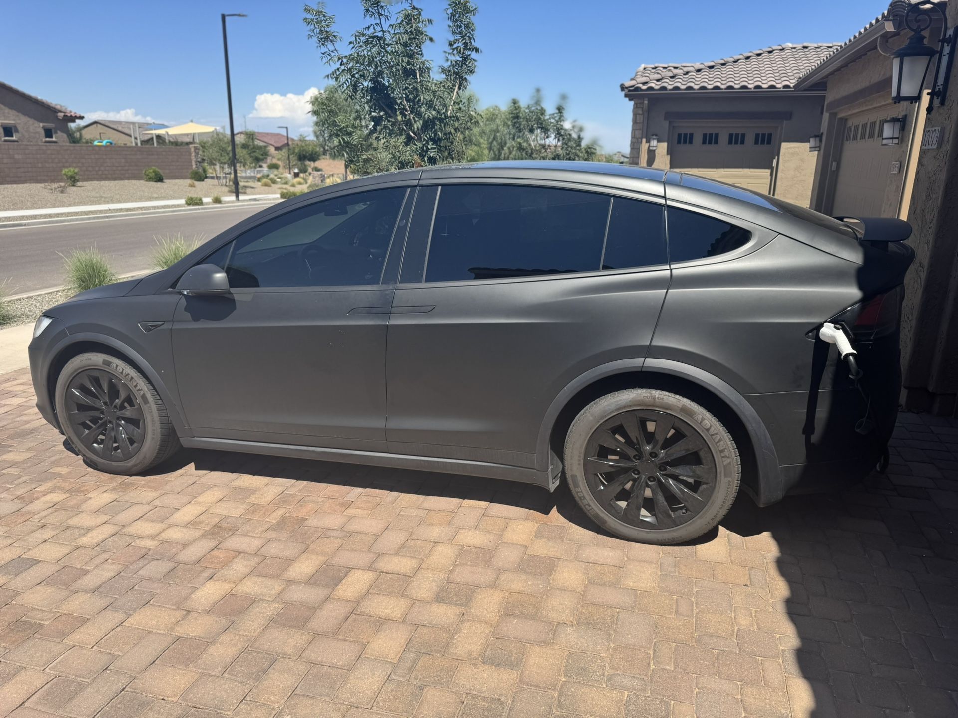 2017 Tesla Model X (Falcon Doors) Chrome Deleted 