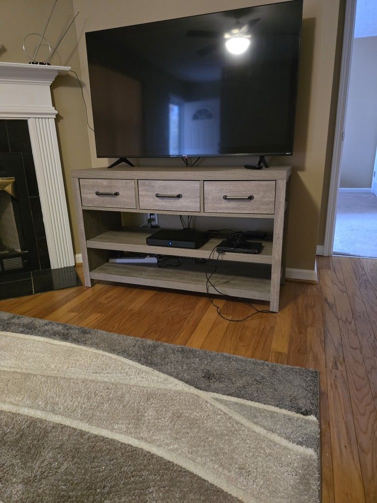 LANE  ENTERTAINMENT  STAND  