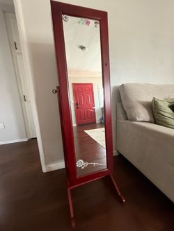 Jewelry Case (includes a few items)