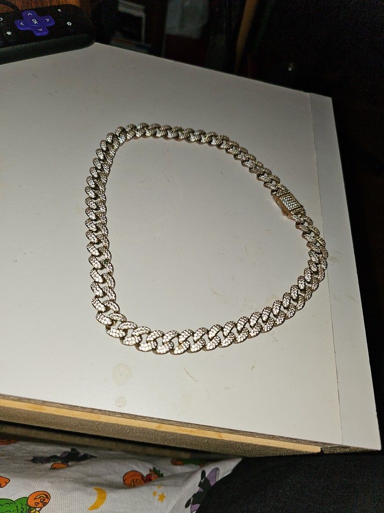 fake gold and diamond chain 15$obo