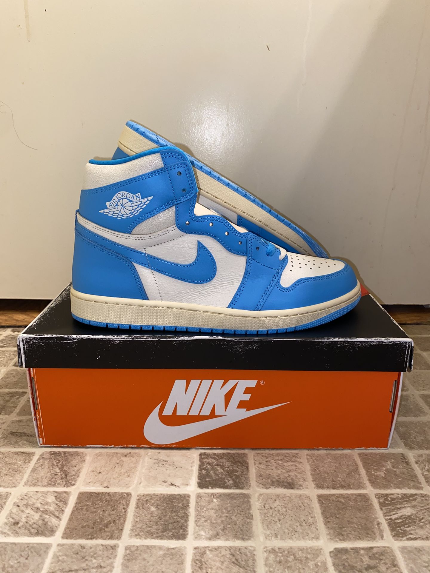 New Sz 9.5M Air Jordan 1 Retro High Original All
