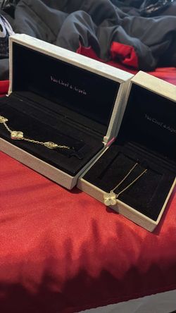 Van cleef set necklace & bracelet
