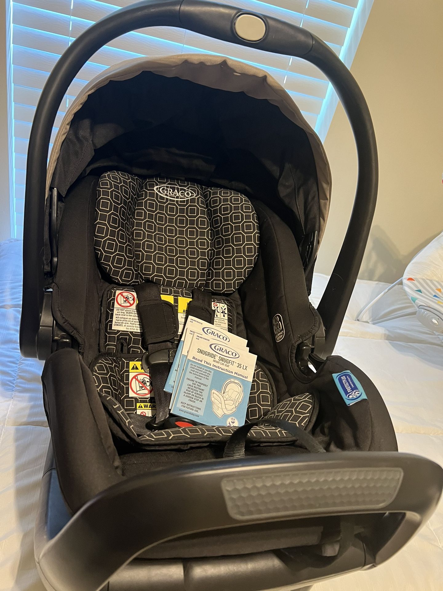 Graco Snugride Snugfit 35 LX Infant Car Seat With Base