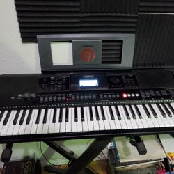 YAMAHA PSR E463 KEYBOARD W/ Stand 