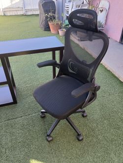 Black Mesh Ergonomic Office Chair