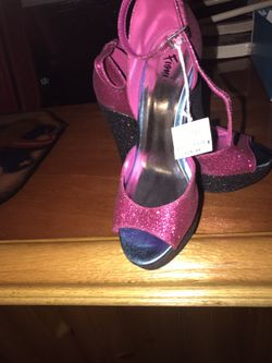Glittery pink n balck Wedge sandals new size 7 1/2