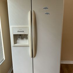 Refrigerator On Sale -$100