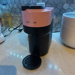 NESPRESSO MACHINE 