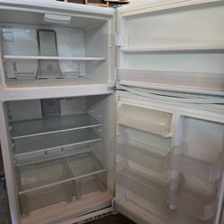 Refrigerator 